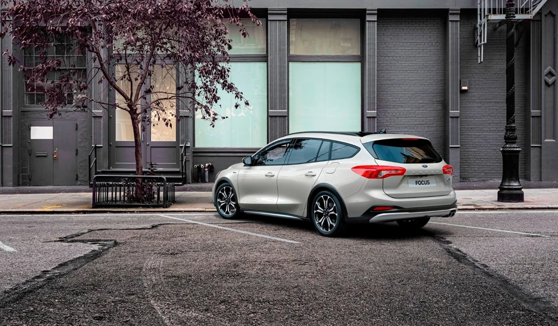 1633282-Ford_Focus_2020_04.jpg