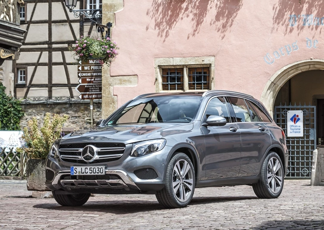 1651727-Mercedes-Benz-GLC-2016-04.jpg