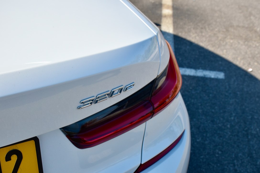 1648814-BMW320 - 15.jpeg