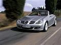 1593942-Mercedes-Benz-SLK350 5.jpg