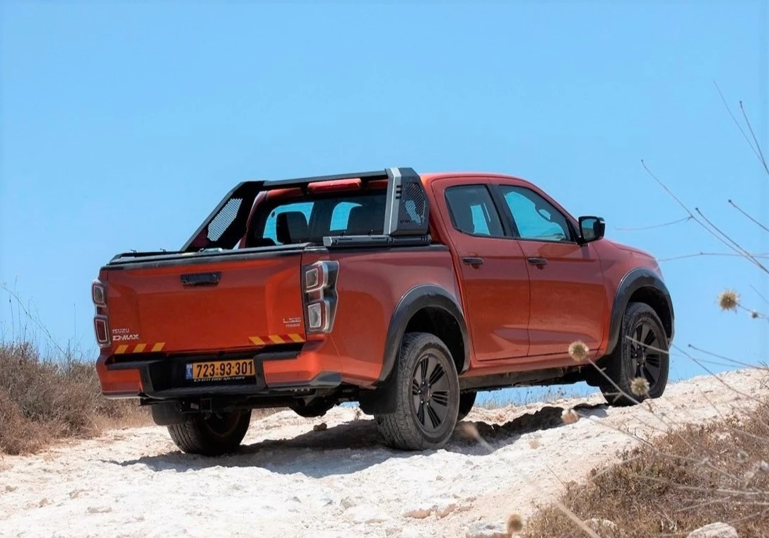 1662921-ISUZU D-MAX_2022-04.jpg
