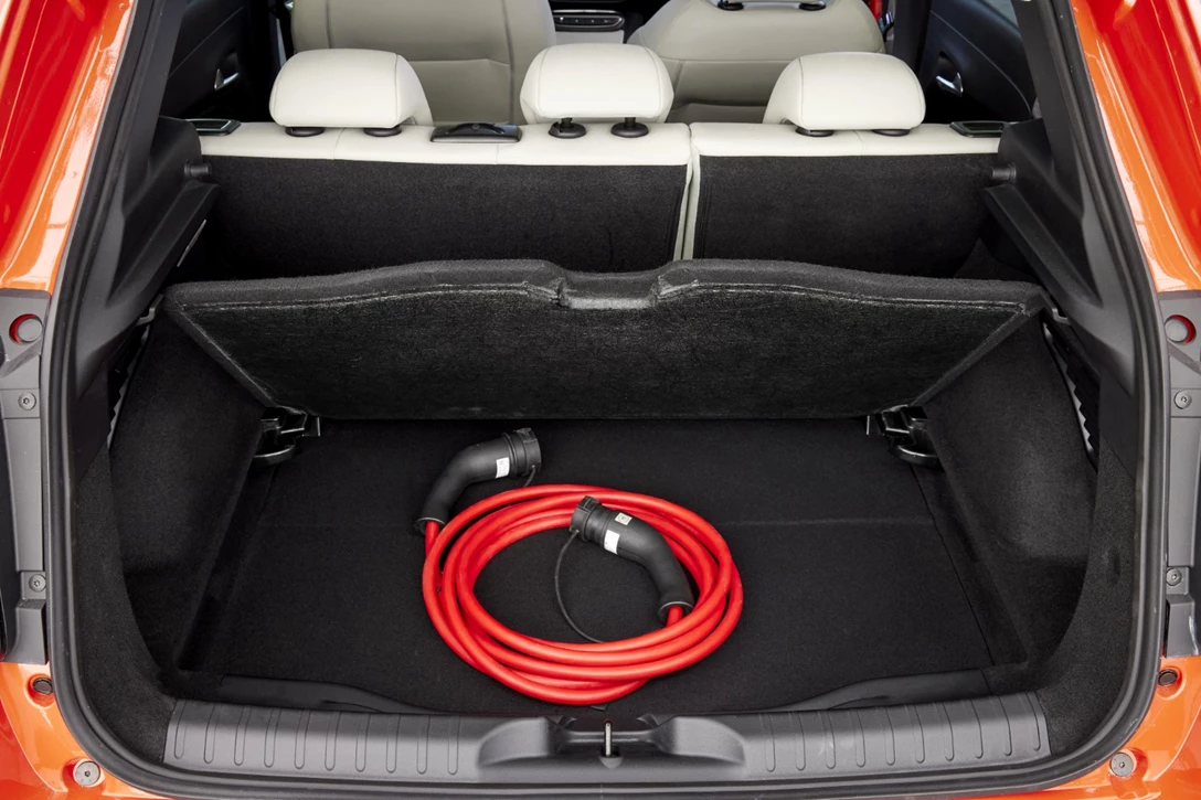 1684392-21_Fiat 600e La Prima-min.jpg