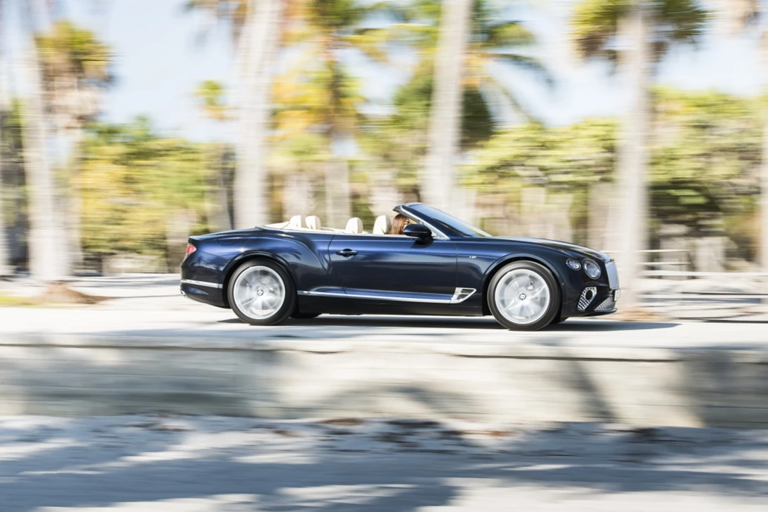 1614123-Bentley Continental GT Convertible V8 5.jpg