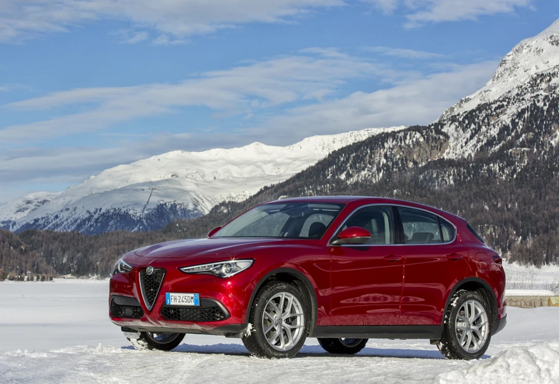 1655159-2018_alfa_romeo_stelvio_116_1600x1200.jpg
