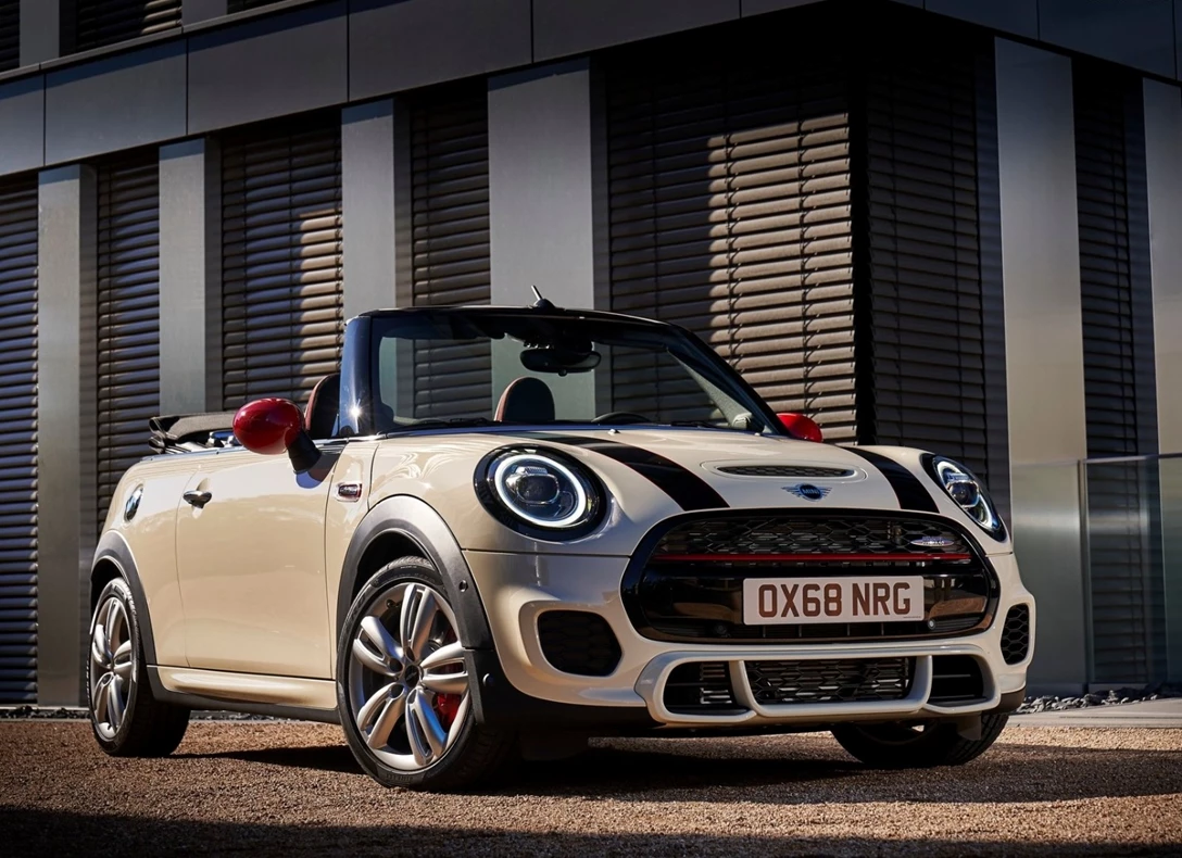 1660824-Mini-Cooper_S_Convertible-2019-07.jpg