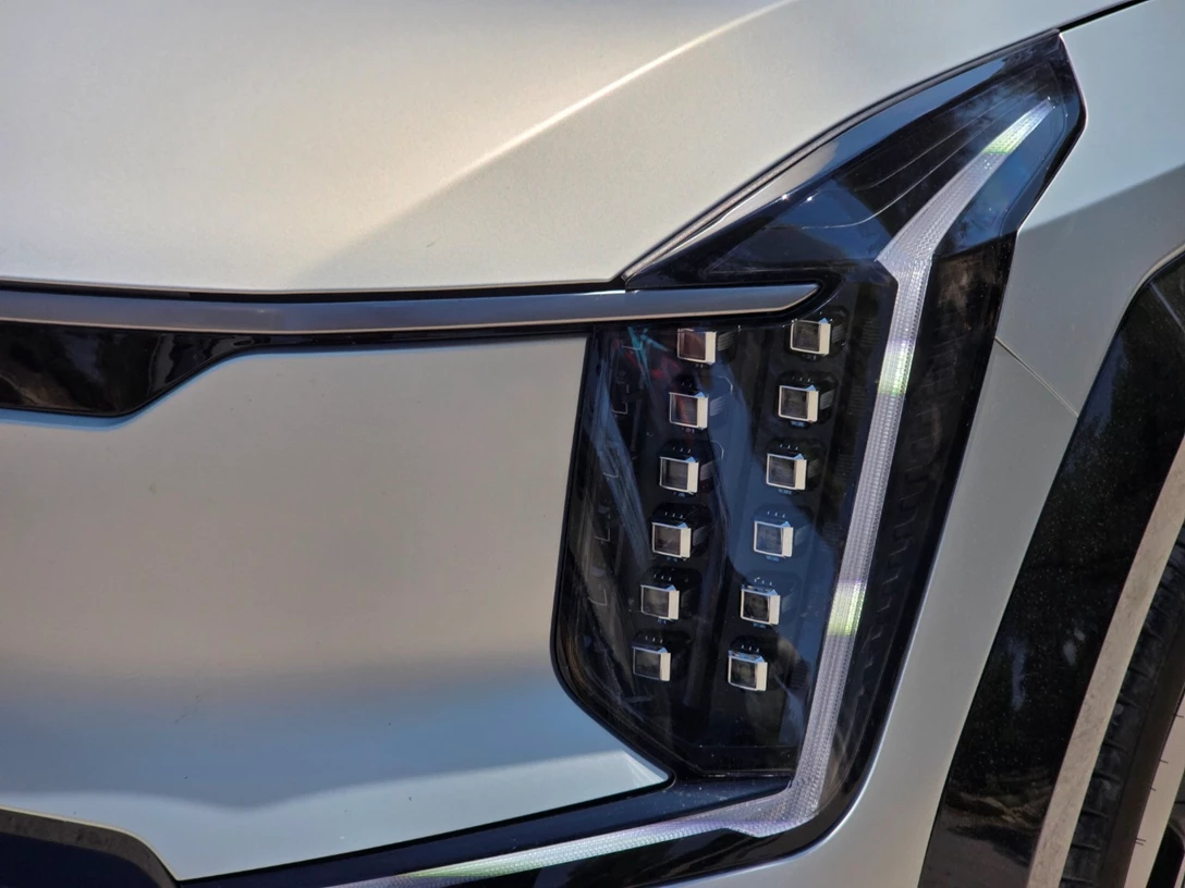 1712112-kia ev (12).jpg