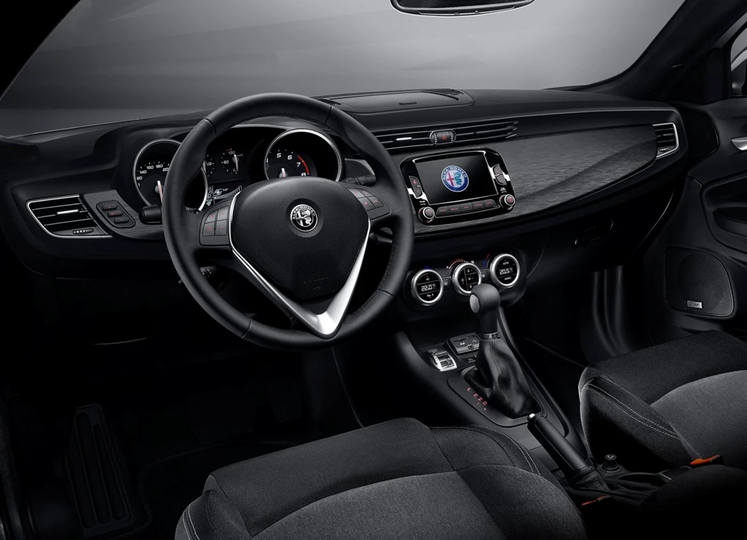 1658705-Alfa_Romeo-Giulietta-2017-05.jpg