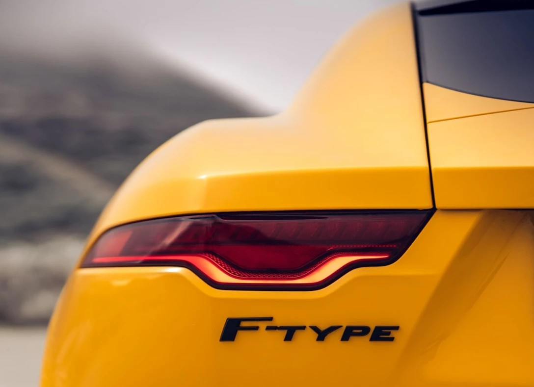 1644581-Jaguar-F-Type-2021-09.jpg