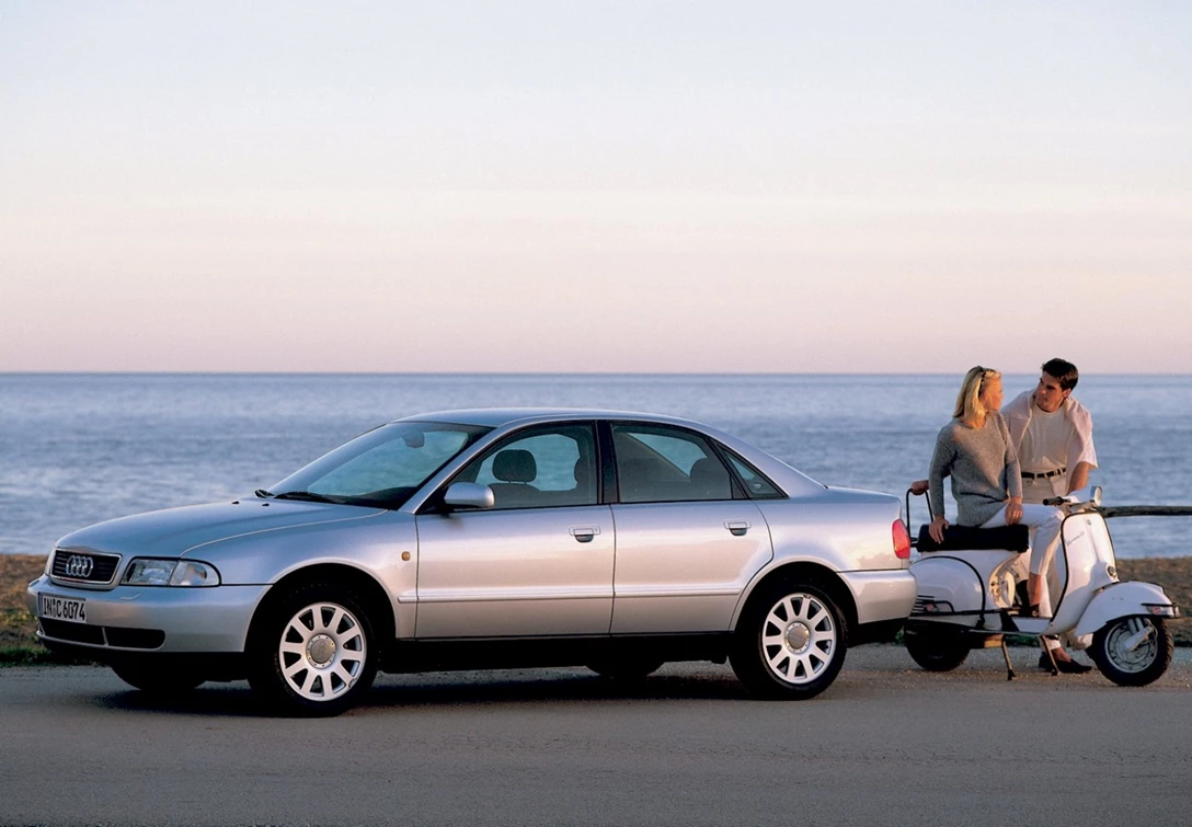 1597926-Audi-A4 5.jpg