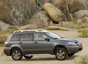 1599978-Mitsubishi-Outlander_SE-2006-1600-07.jpg