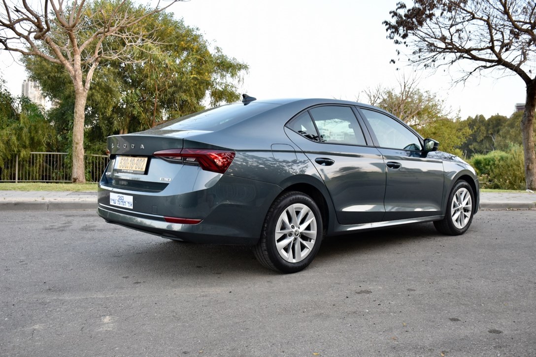 1642939-סקודה אוקטביה - 7.jpeg