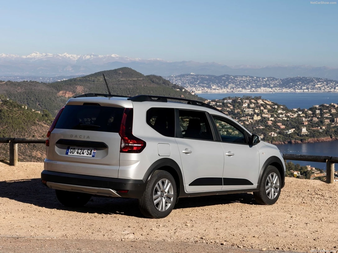 1662100-Dacia-Jogger-2022-02.jpg