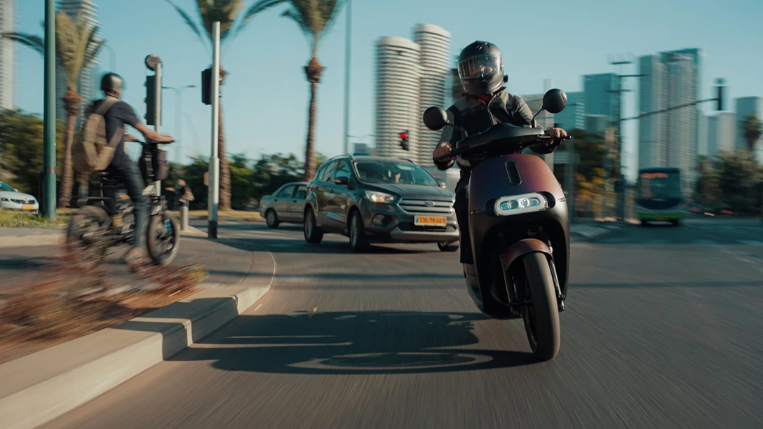 1669400-gogoro 2022.01_02_57_09.Still043 copy.jpg