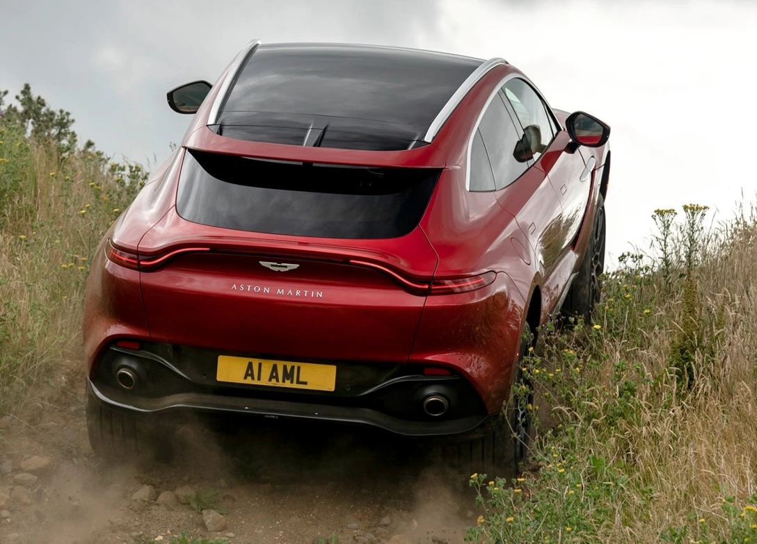 1700345-Aston_Martin-DBX-2024-06.jpg