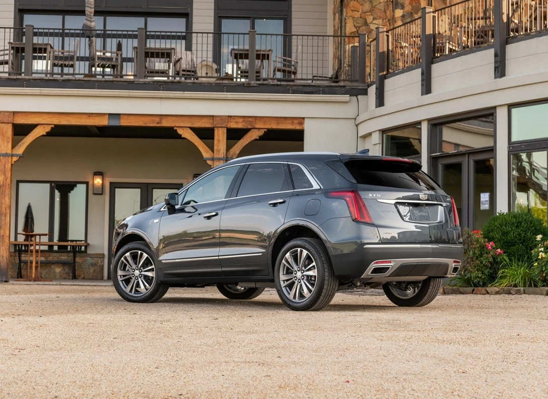 1671415-Cadillac-XT5-2022-03.jpg