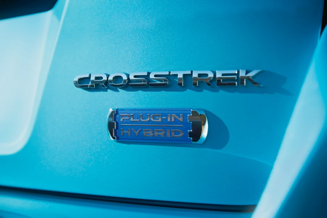 1607008-14._2019_Crosstrek_Hybrid.jpg