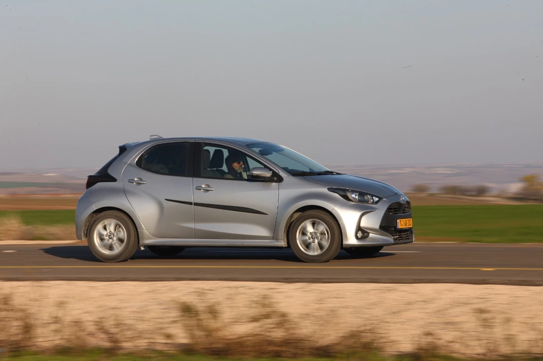 1706049-yarismazda (165).JPG