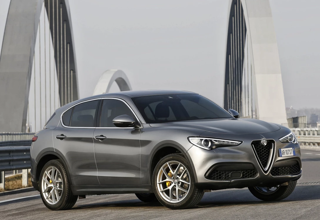 1655140-2018_alfa_romeo_stelvio_126_1600x1200.jpg