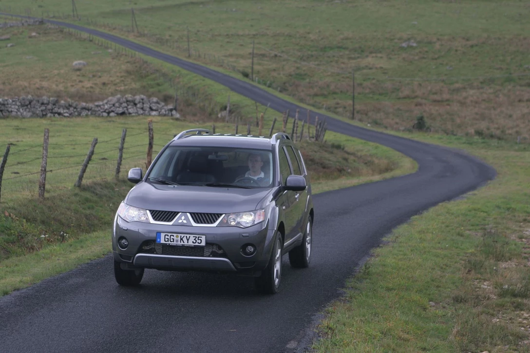 מיצובישי אאוטלנדר