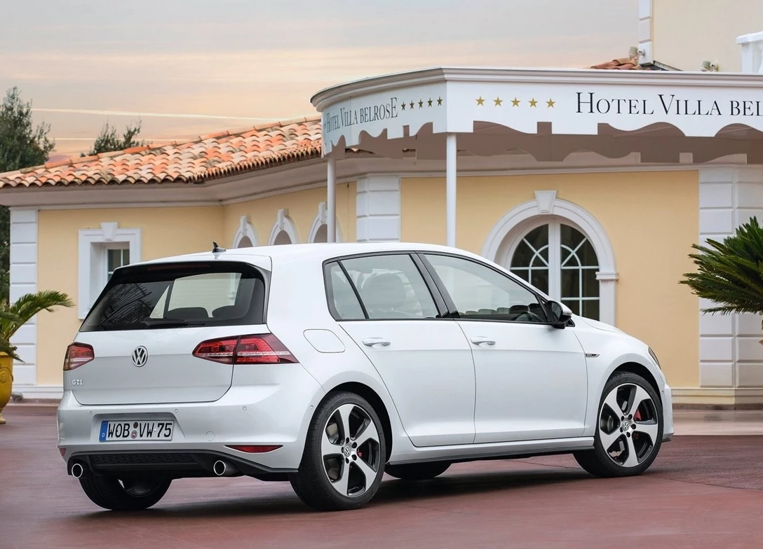 1670412-Volkswagen-Golf_GTI-2014-03.jpg