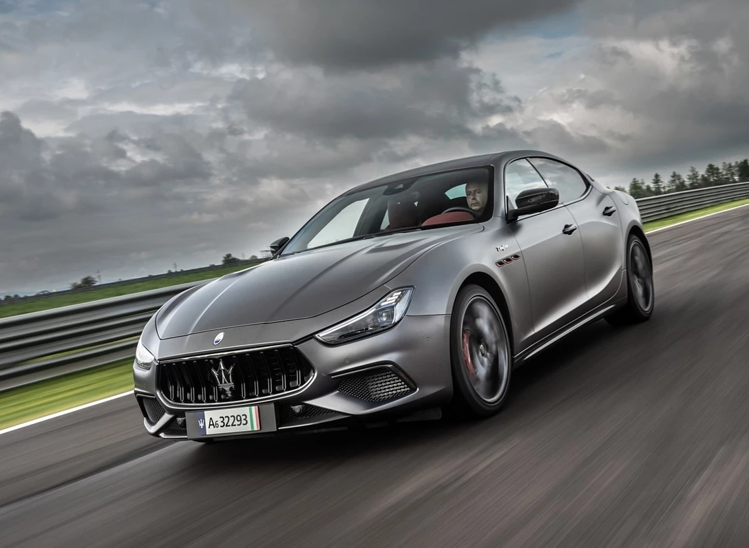 1664097-Maserati-Ghibli-2022-01.jpg