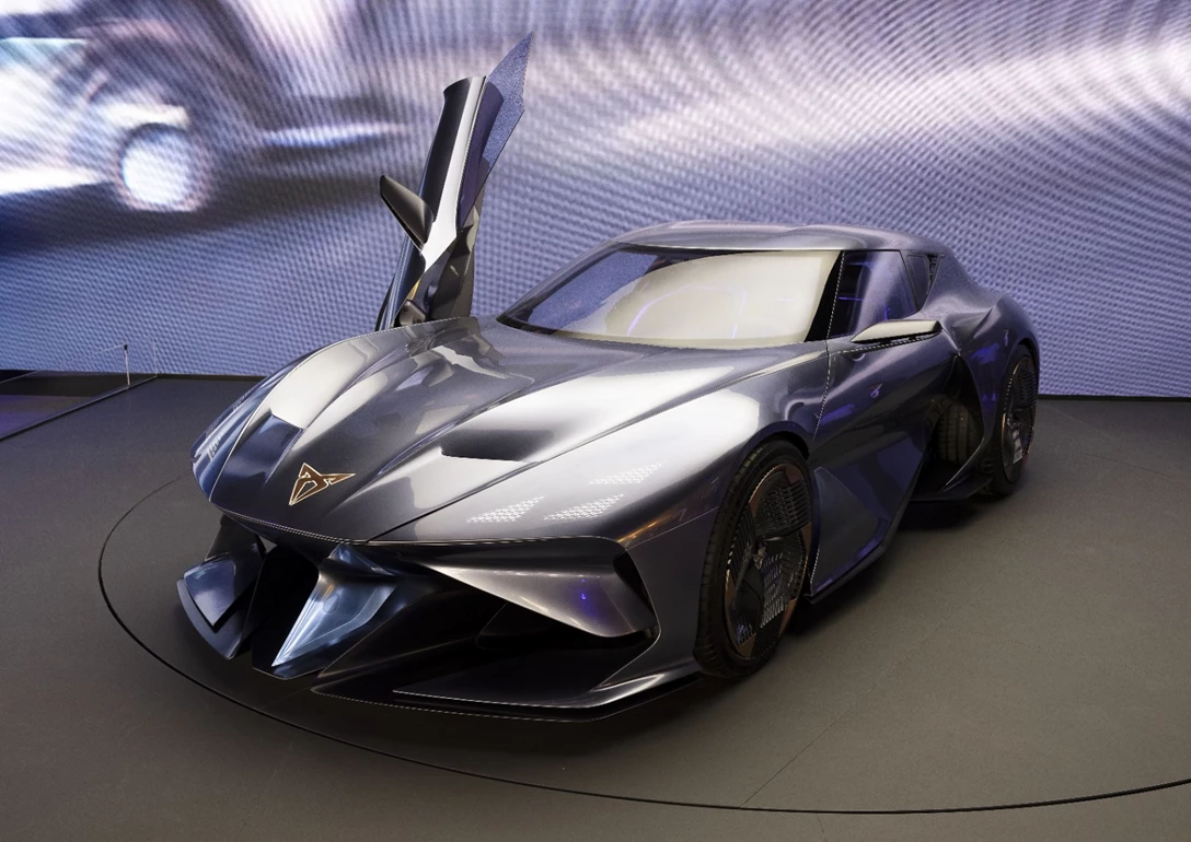 1688101-CUPRA RACE FRONT-min.jpg