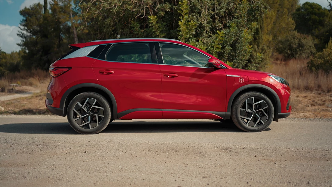 1672445-BYD ATTO 3.00_41_13_09.Still033 copy.jpg