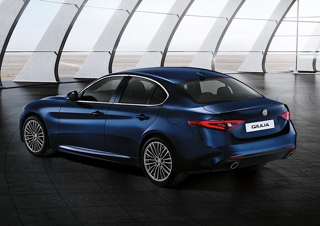 1661857-Alfa-Romeo-Giulia-2022-02.jpg