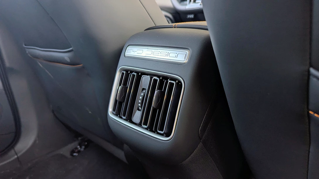 BYD סיליון 5 יציאות מיזוג