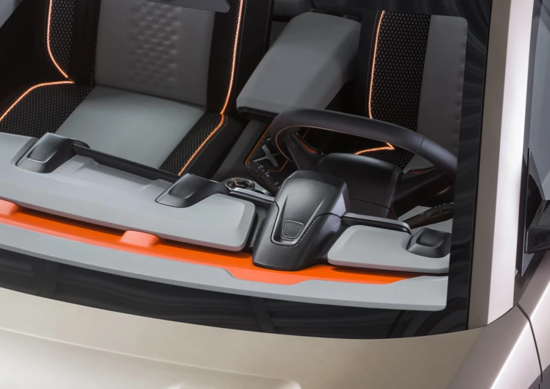 1602187-11_4x4 Vision Digital Interior.jpg