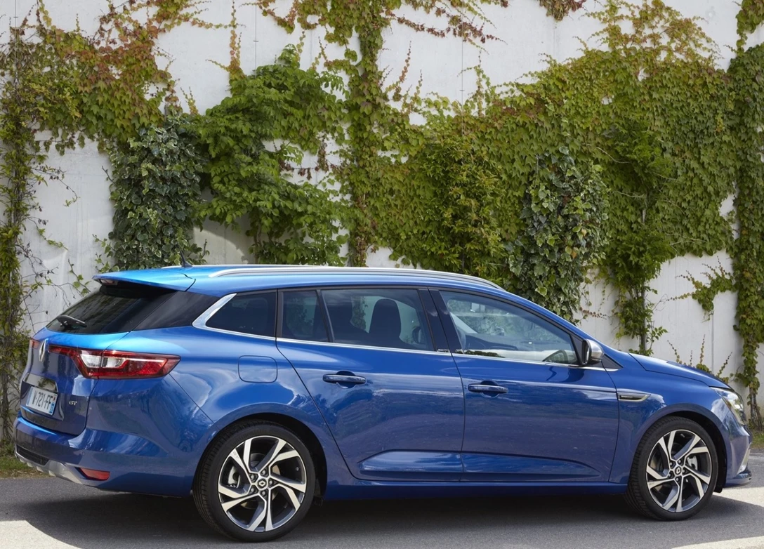 1645780-Renault-Megane_Estate-2017-1600-0f.jpg