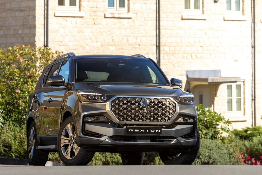 1695794-Large-2355-SsangYongRextonnamedBestValue4x42023by4x4Magazineforsixconsecutiveyears-min.jpg