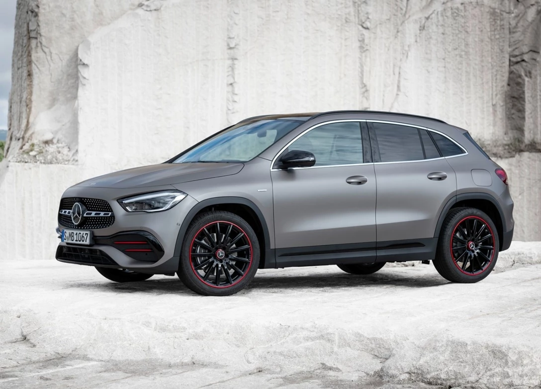 1668449-Mercedes-Benz-GLA-2022-01.jpg