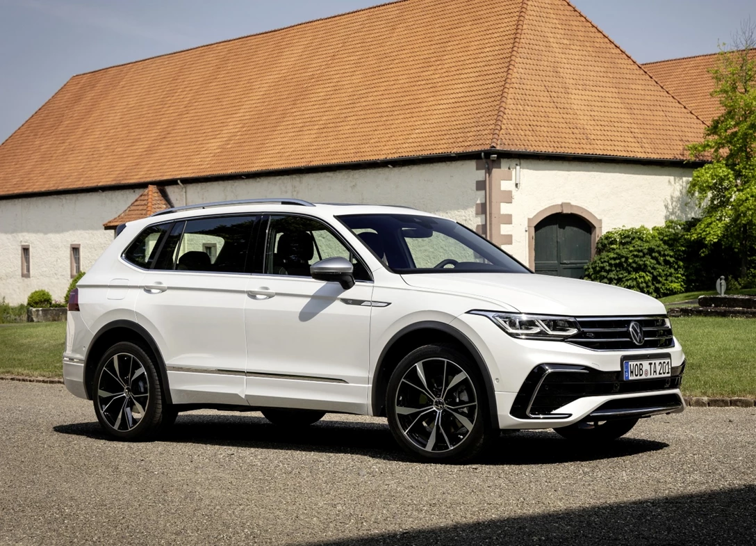 1695746-Volkswagen-Tiguan_Allspace-2024-01.jpg