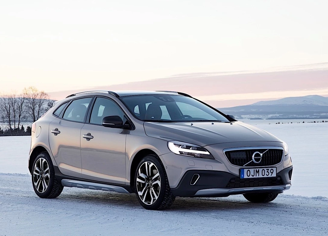 1663998-Volvo-V40_Cross_Country-2017-01.jpg
