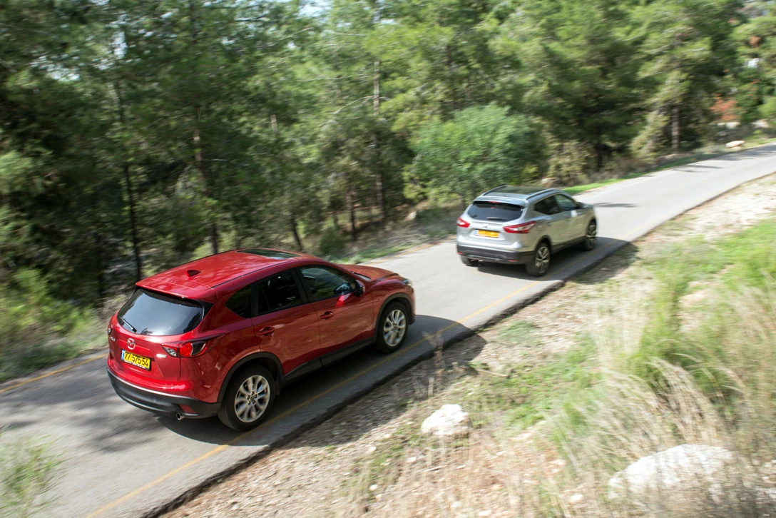 1589379-ניסאן קשקאי מול מאזדה CX-5 מבחן דרכים (3).jpg