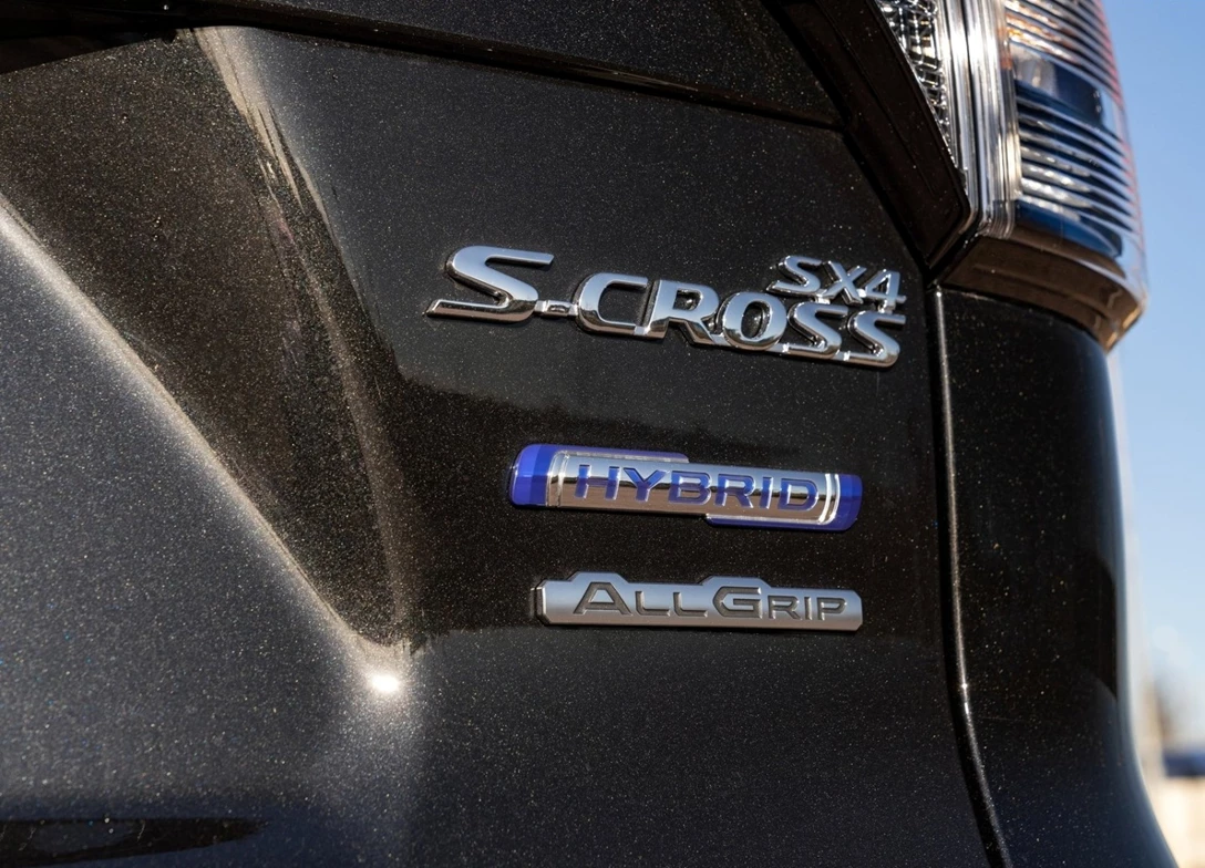 1692127-Suzuki-S-Cross-2024-14.jpg