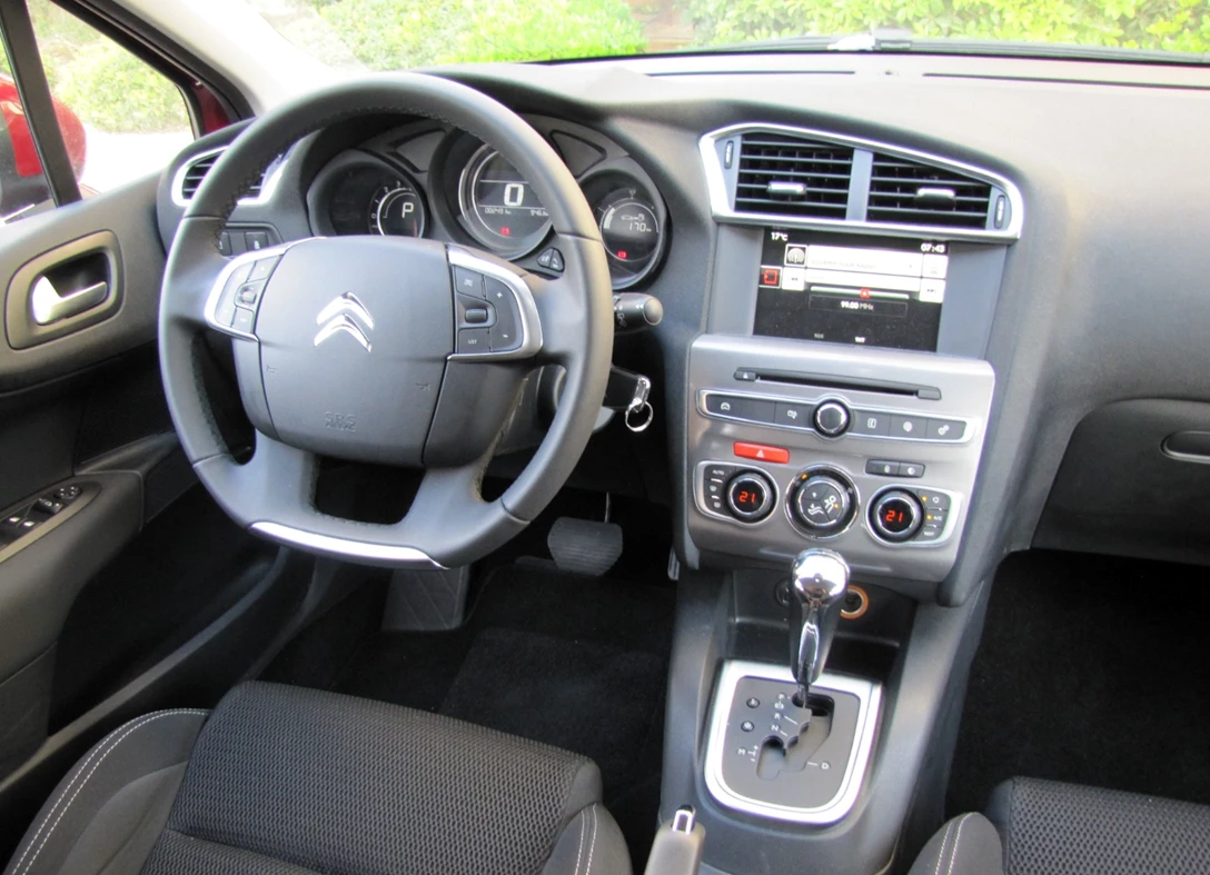 1668155-Citroen-C4-2015-05.JPG