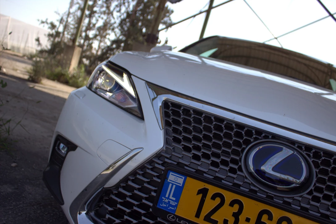 1596377-לקסוס CT200h מבחן דרכים (5).jpg