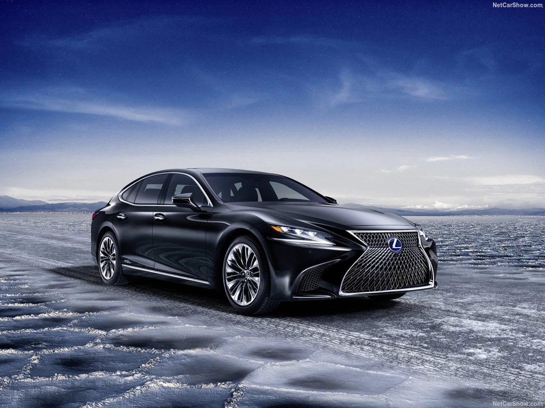 1589856-Lexus-LS_500h 1.jpg