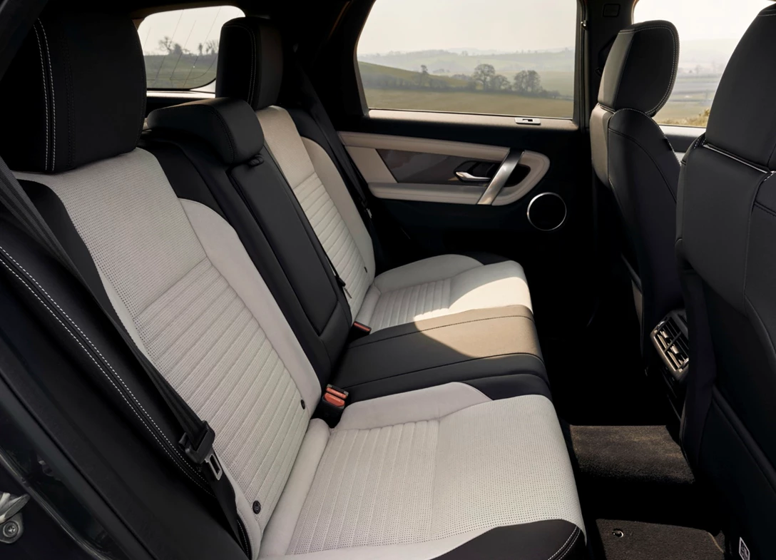 1697728-Land_Rover-Discovery_Sport-2024-10.jpg