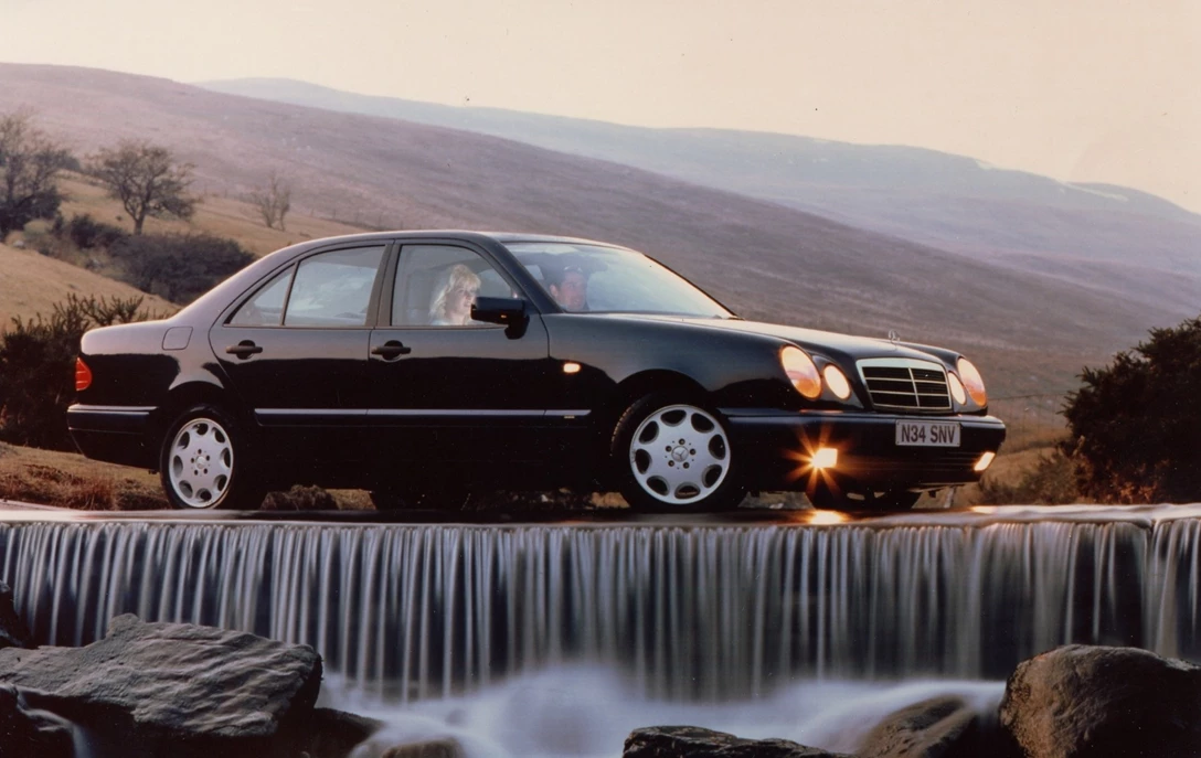 1605134-Mercedes-E-Class-1995-2002-2.jpg
