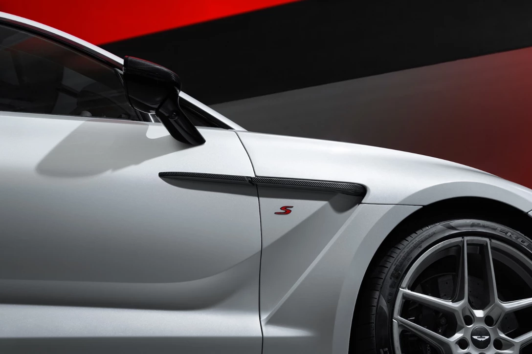 1708607-Aston Martin DBX S_8.jpg