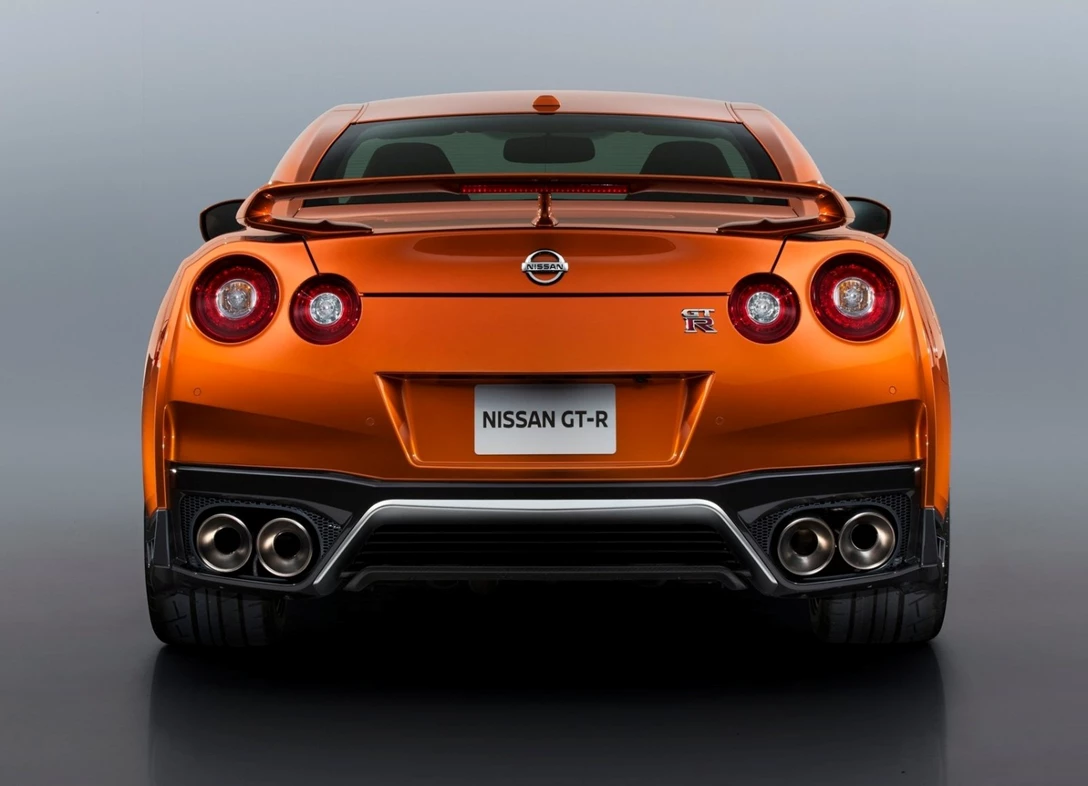1670707-Nissan-GT-R-2020-04.jpg
