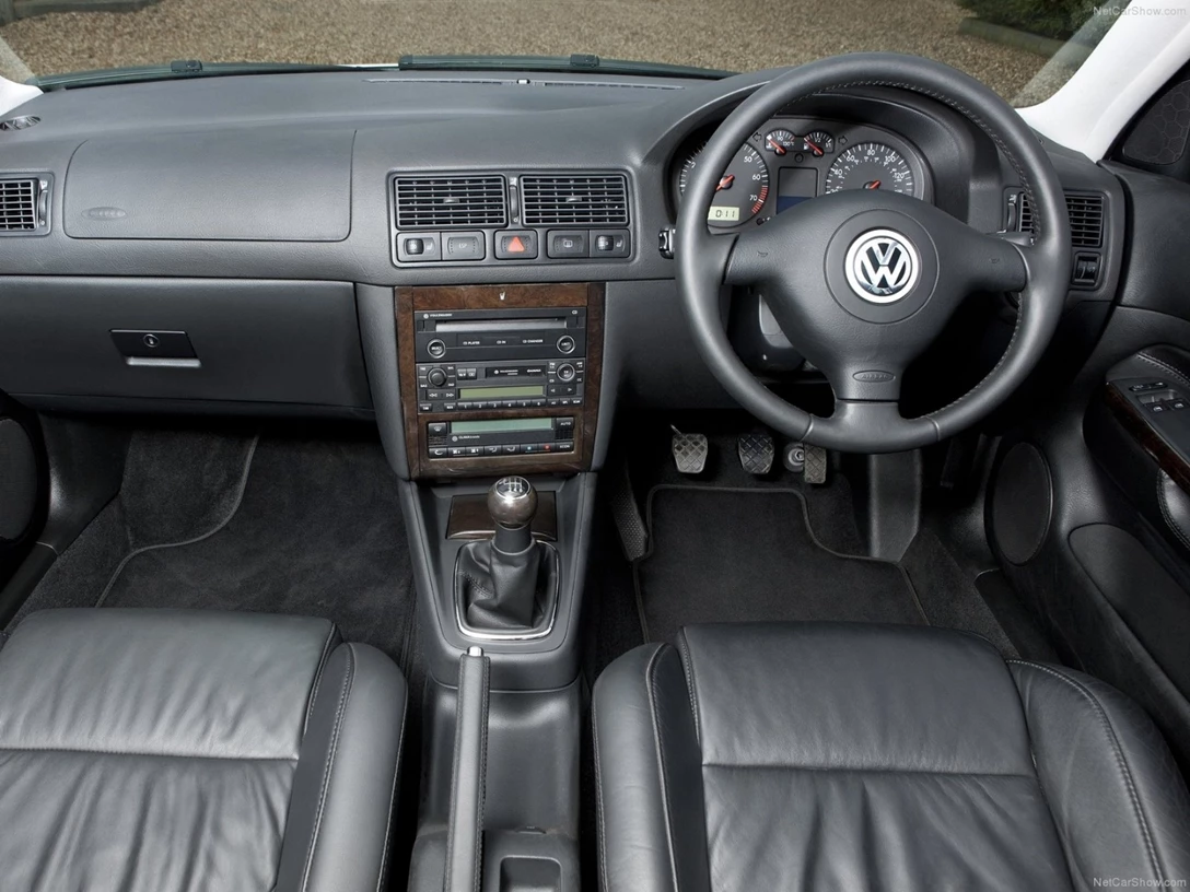 1601078-Volkswagen-Golf_IV_GTI-1998-1600-12.jpg