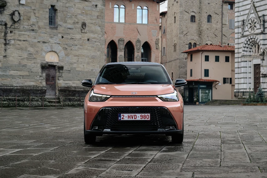 2026_Aygo X_High Grade_Cinnamon_Static_005.jpg