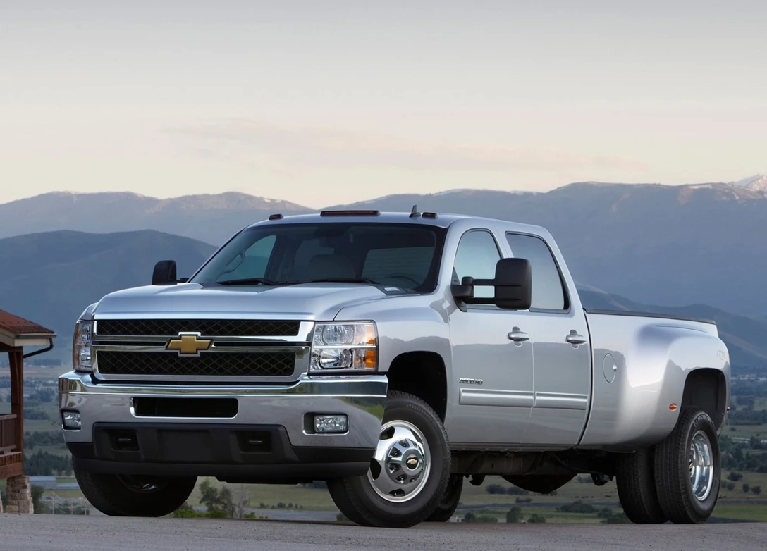 1600757-Chevrolet-Silverado-2012-1600-01.jpg