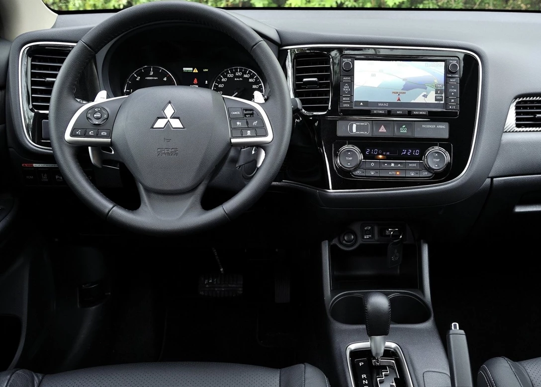 1648328-Mitsubishi-Outlander-2014 (4).jpg