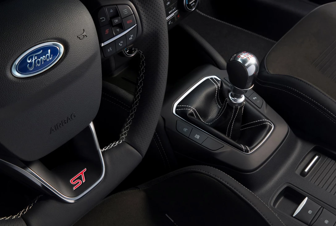 1612180-FordFocusST_2019_9.jpg