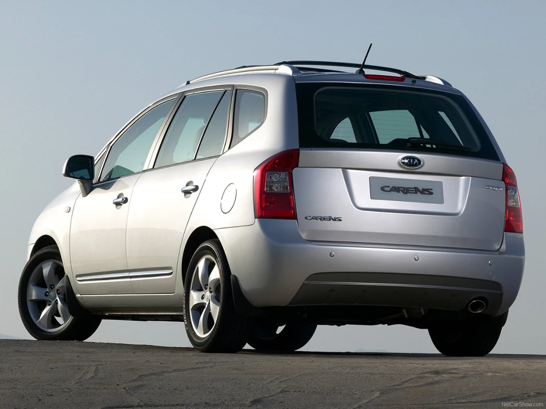 1599459-Kia-Carens-2007-1600-24.jpg